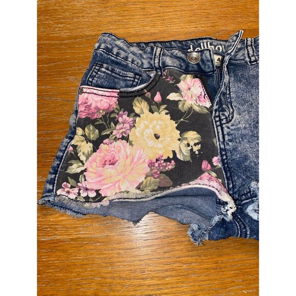 Vintage-Style Dollhouse Denim Floral Patchwork Frayed Hem High-Waist - Picture 3 of 5